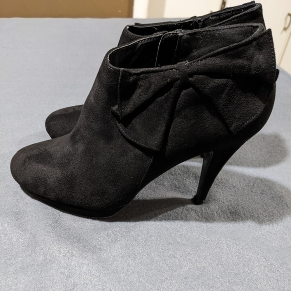 Impo black platform high heel ankle‎ boots with bow size 9